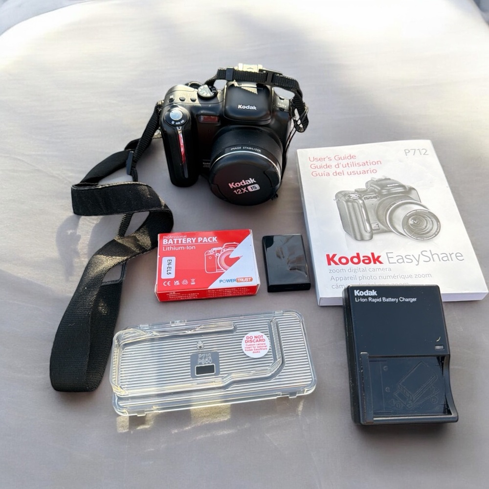 Kodak EasyShare P712 Black Digital Camera 7.1 MP